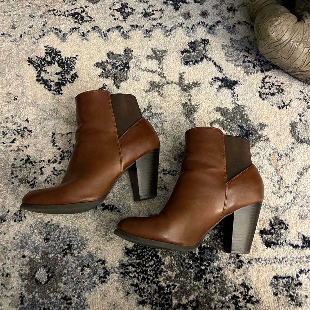 Call it Spring Boots - Picture 1 of 4